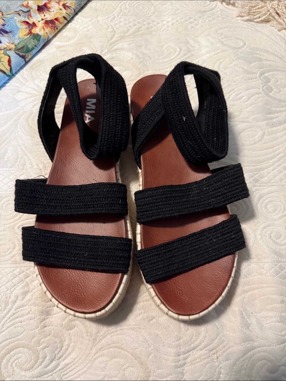 MIA Black & Brown Girls Strappy Elastic Sandals